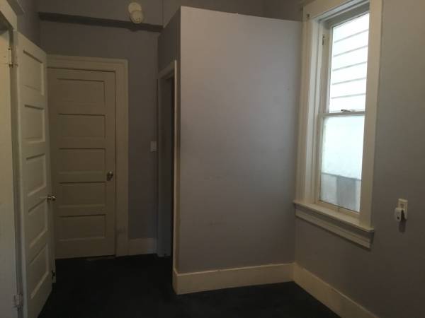 Listing photo 1 of 5