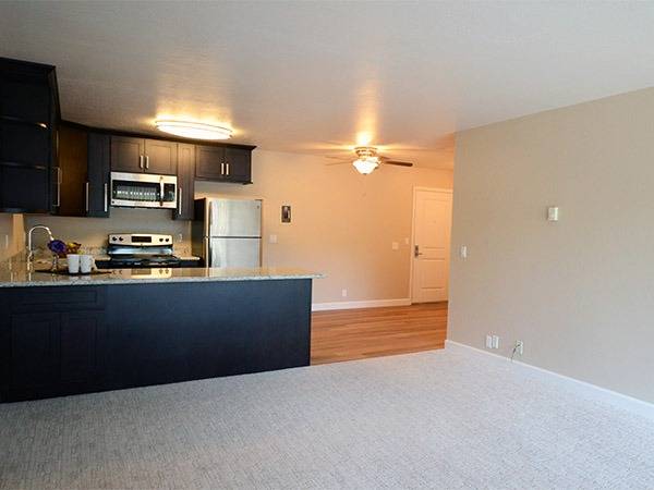 Listing photo 1 of 5