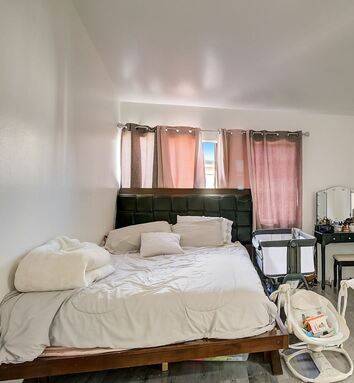 Listing photo 1 of 3
