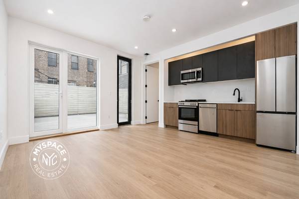 Listing photo 1 of 5