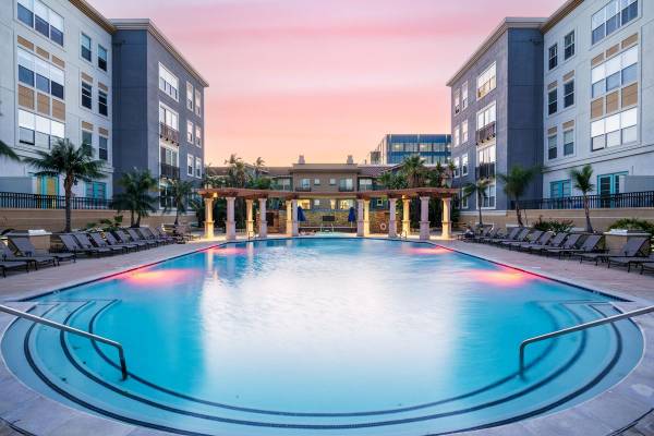 Listing photo 1 of 5