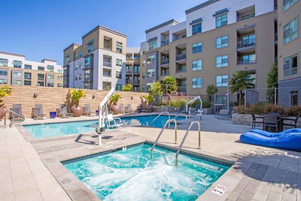 Listing photo 1 of 5