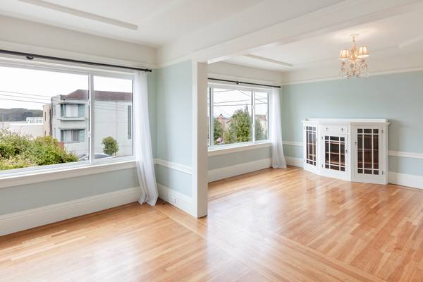 Listing photo 1 of 5