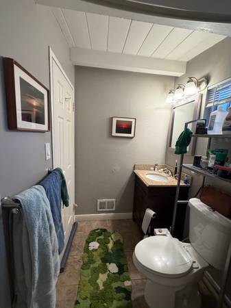 Listing photo 1 of 5
