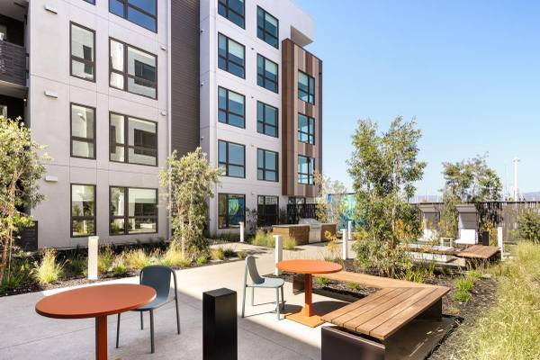 Listing photo 1 of 5