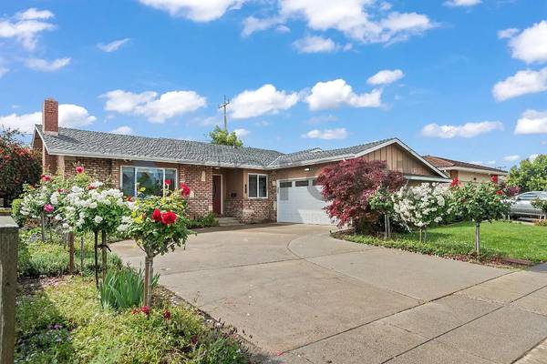 Listing photo 1 of 5