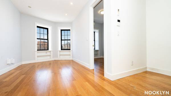 Listing photo 1 of 5