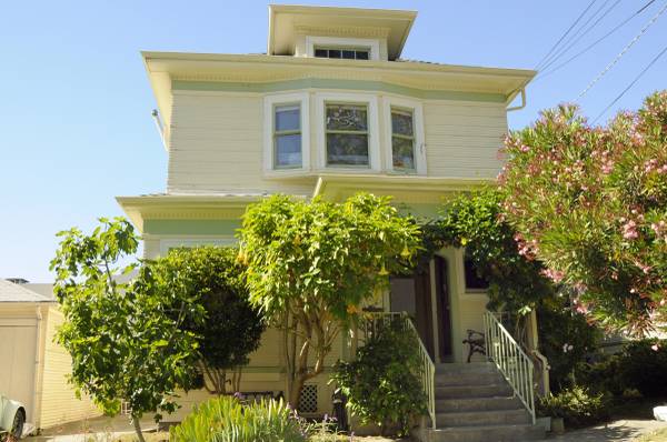 Listing photo 1 of 5