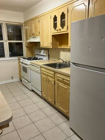 Listing photo 1 of 5