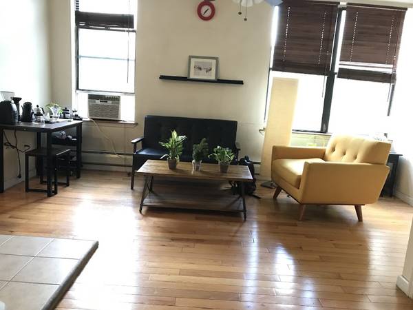 Listing photo 1 of 5