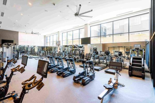 Listing photo 1 of 5