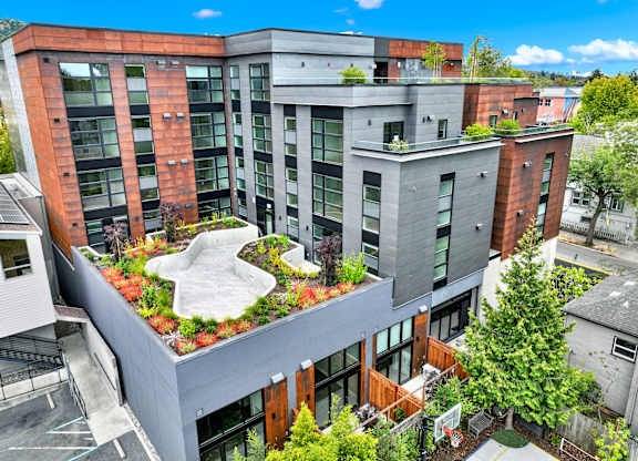 Listing photo 1 of 5