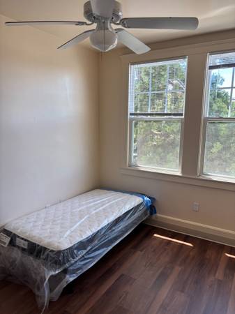 Listing photo 1 of 3