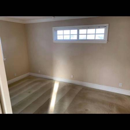 Listing photo 1 of 4