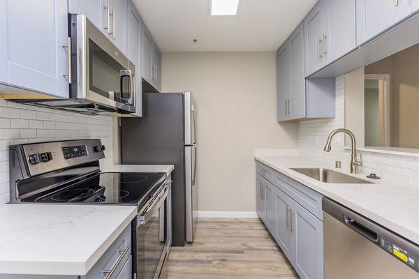 Listing photo 1 of 5