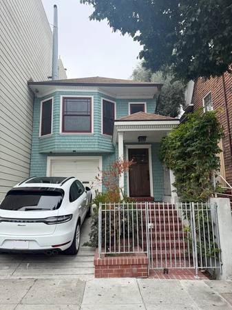 Listing photo 1 of 5