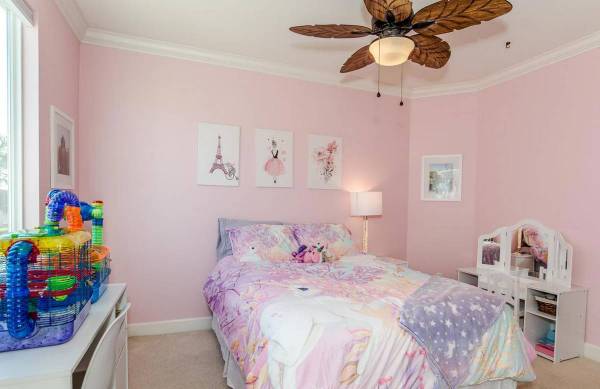 Listing photo 1 of 2