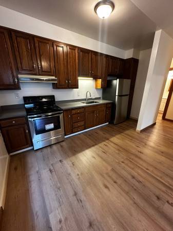 Listing photo 1 of 5