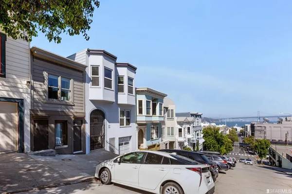 Listing photo 1 of 5