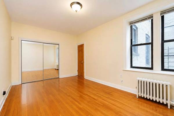 Listing photo 1 of 5