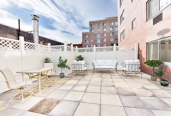 Listing photo 1 of 5