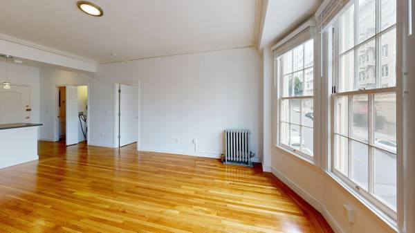 Listing photo 1 of 5