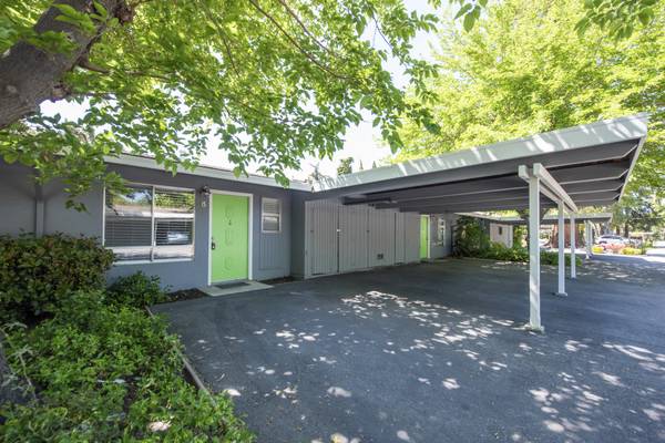 Listing photo 1 of 5