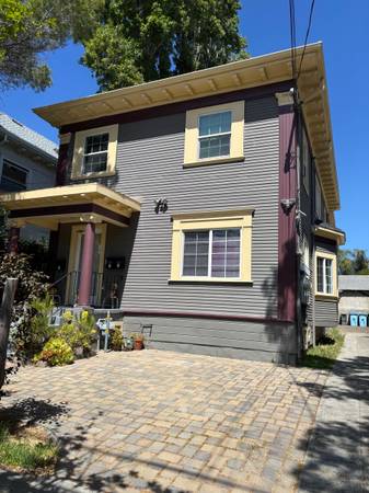 Listing photo 1 of 5