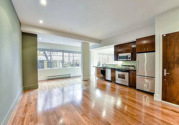 Listing photo 1 of 5