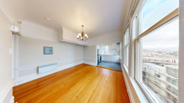 Listing photo 1 of 5