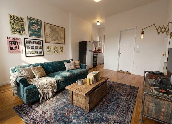 Listing photo 1 of 4