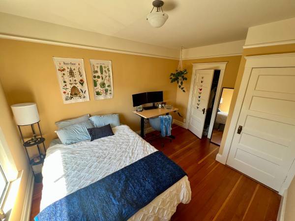 Listing photo 1 of 3