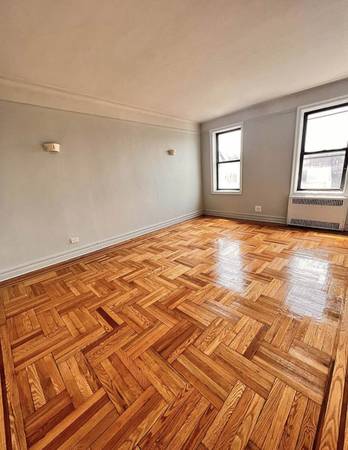 Listing photo 1 of 4