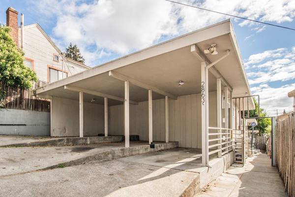 Listing photo 1 of 5