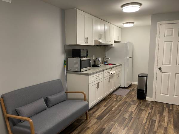 Listing photo 1 of 5