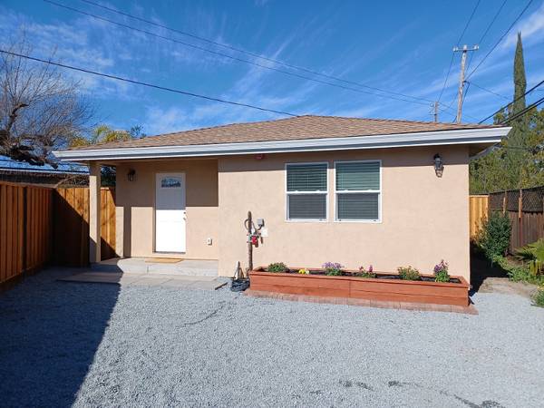 Listing photo 1 of 5