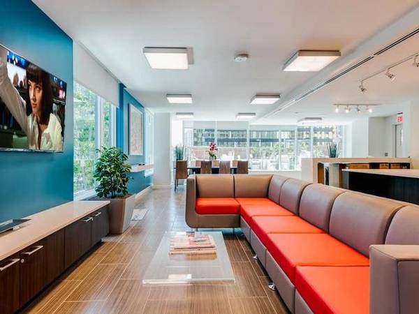 Listing photo 1 of 5