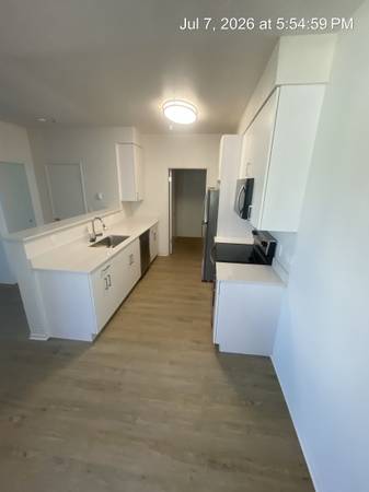 Listing photo 1 of 4