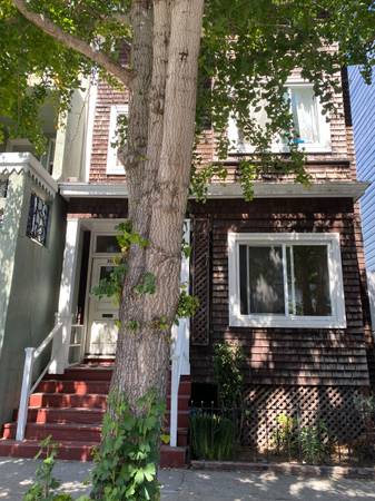 Listing photo 1 of 5