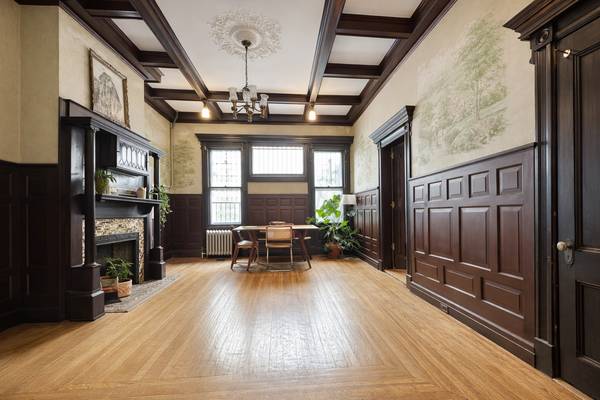 Listing photo 1 of 5