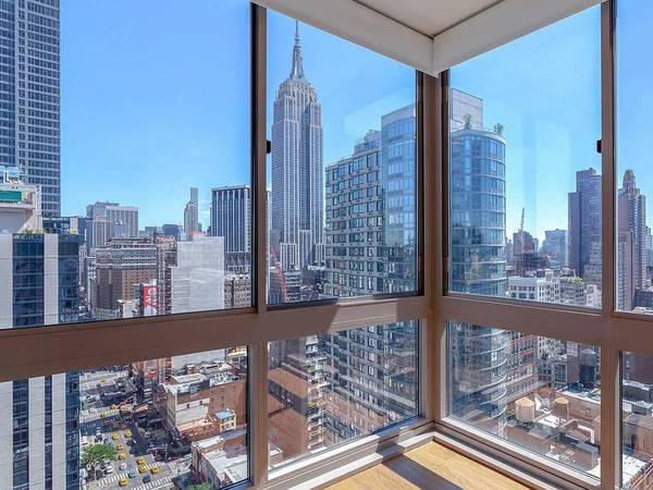 Listing photo 1 of 4