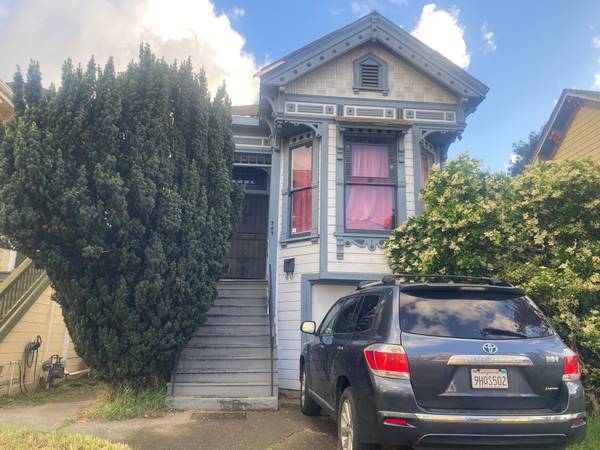 Listing photo 1 of 5