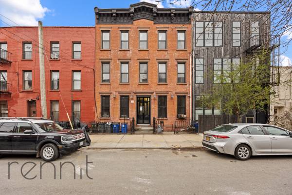 Listing photo 1 of 5