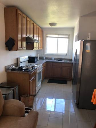 Listing photo 1 of 5