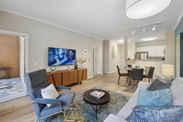 Listing photo 1 of 5