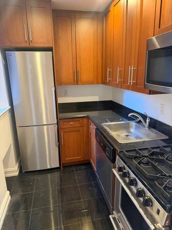 Listing photo 1 of 5