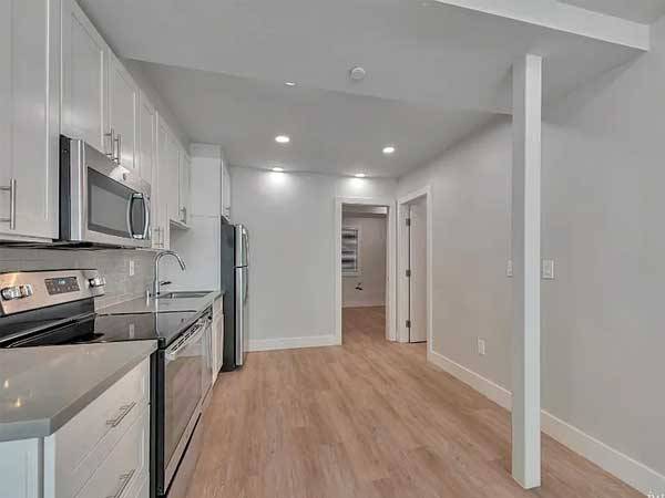 Listing photo 1 of 4