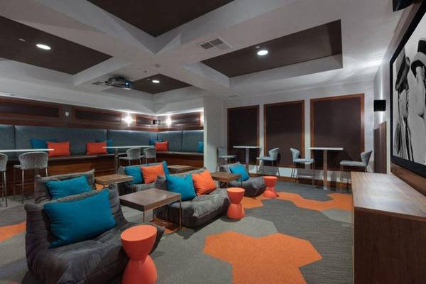 Listing photo 1 of 5