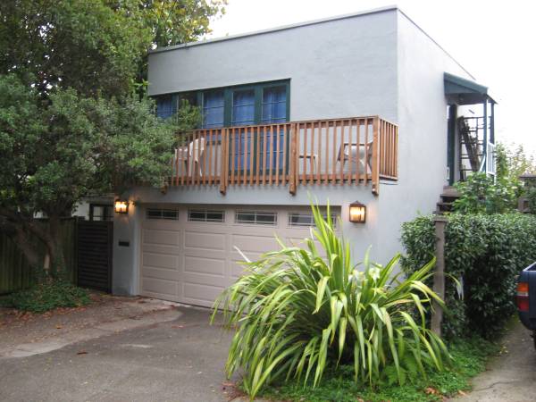 Listing photo 1 of 5