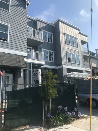 Listing photo 1 of 4